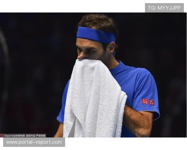 朗斯主力前锋格拉迪特重伤，为争冠征程蒙上阴影。