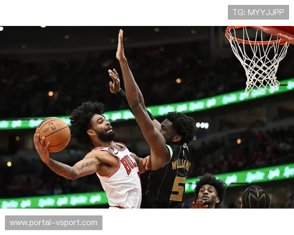 公牛主场因冷凝水湿滑致比赛推迟，球迷苦等近两小时