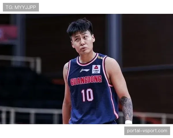 季后赛身体对抗强度升级，裁判吹罚尺度一致性受讨论